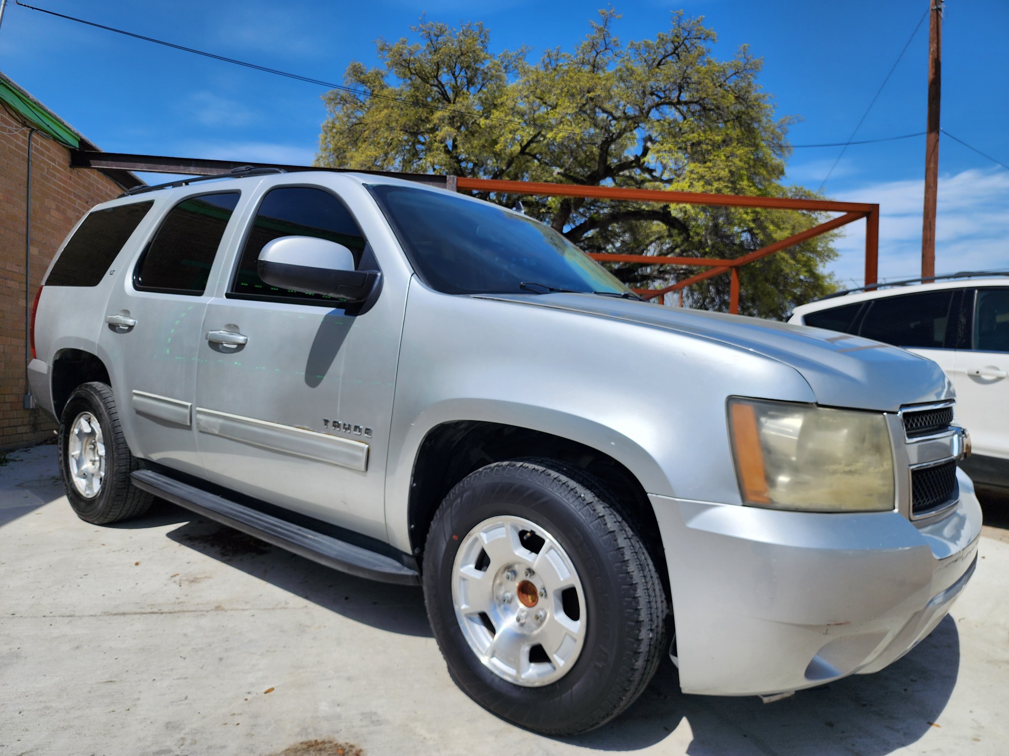 2011 SILVER /BLACK CHEVROLET TAHOE LT LT (1GNSCBE02BR) , AUTO transmission, located at 2660 S.Garland Avenue	, Garland, TX, 75041, (469) 298-3118, 32.885387, -96.656776 - CASH$$$$$$ TAHOE!! This is a very clean 2011 Chevrolet Tahoe LT SUV! Black Leather! 3rd Row Seating! Come in for a test drive today. We are open from 10am-7pm Monday-Saturday. Call us with any questions at 469.298.3118, or email us at DallasAutos4Less.com. - Photo #0